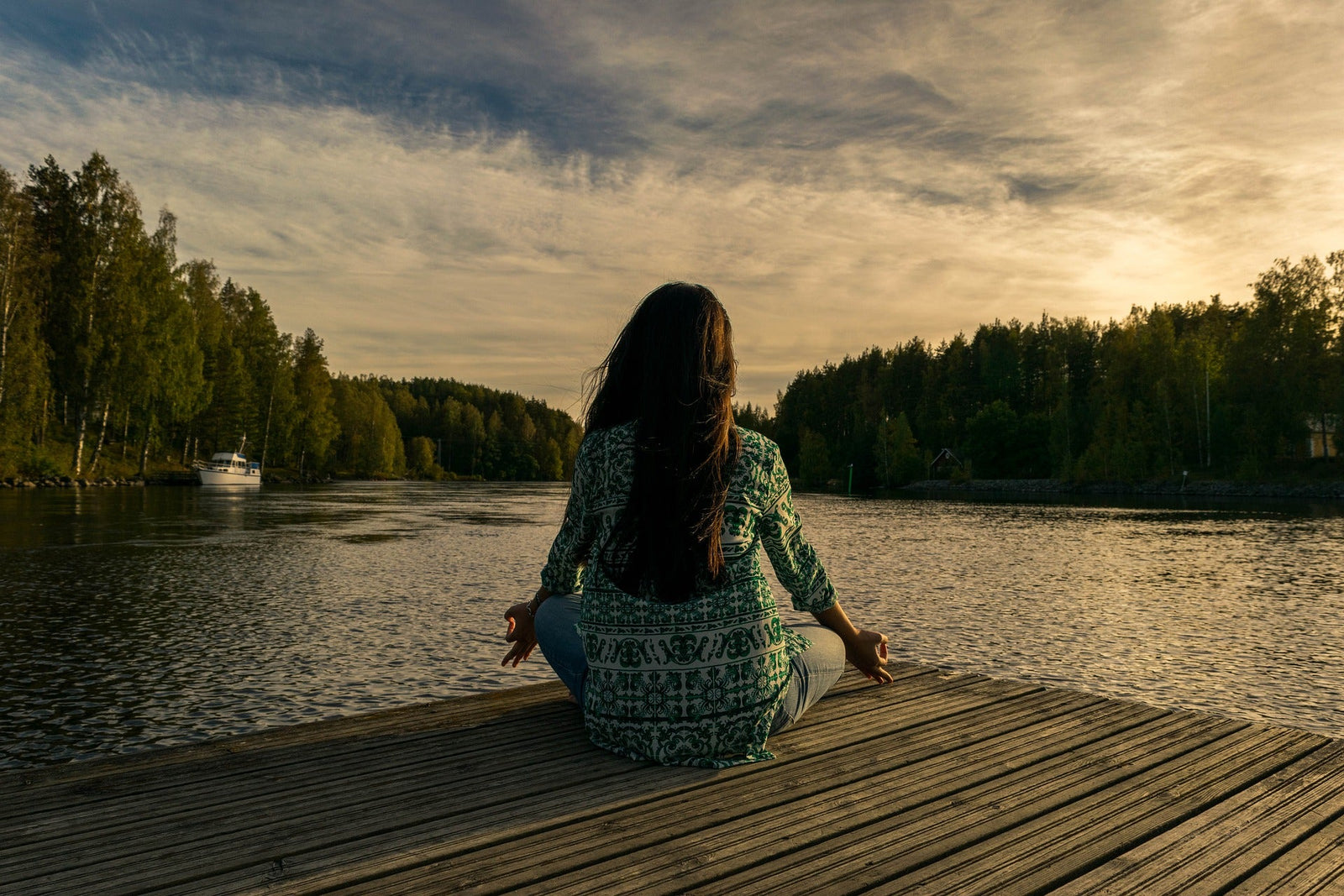 Emotional and Physical Benefits of Meditation - PleaseNotes